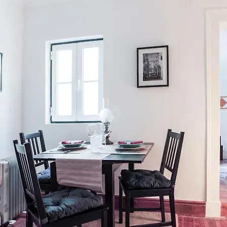 Charming Xix Century Flat-lisbon Historical Center *
