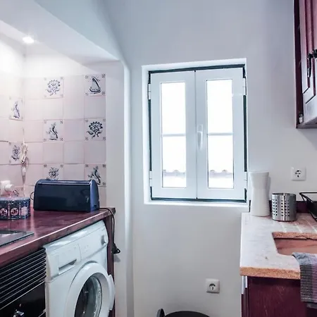 Charming Xix Century Flat-lisbon Historical Center
