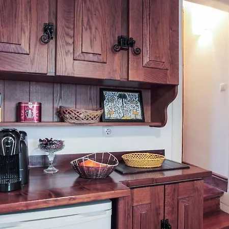Charming Xix Century Flat-lisbon Historical Center